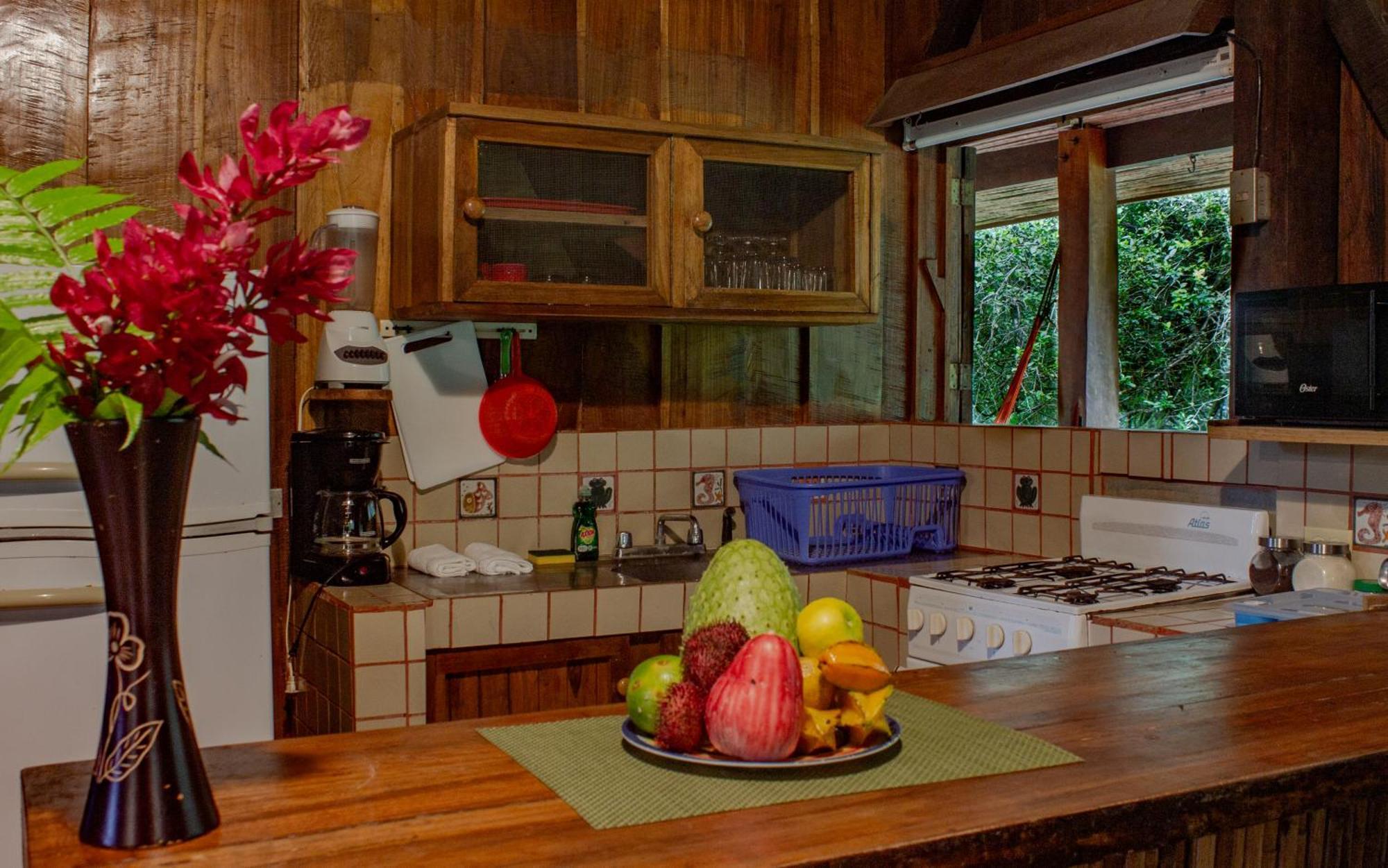 Casa Heliconia - Spacious, Big Garden, Close To The Beach Puerto Viejo de Talamanca Exterior foto